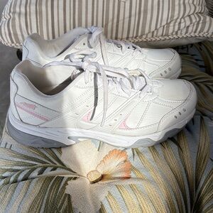 Avia Women's White and Pink Sneakers
